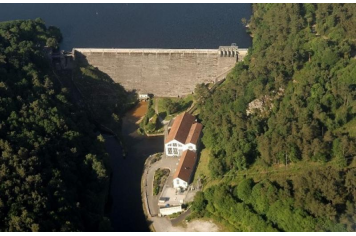 Lac de Guerlédan et usine hydroélectrique Commune de Saint-Aignan